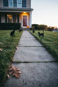 10 Halloween Walkway Decorating Ideas for a Spooky Entrance